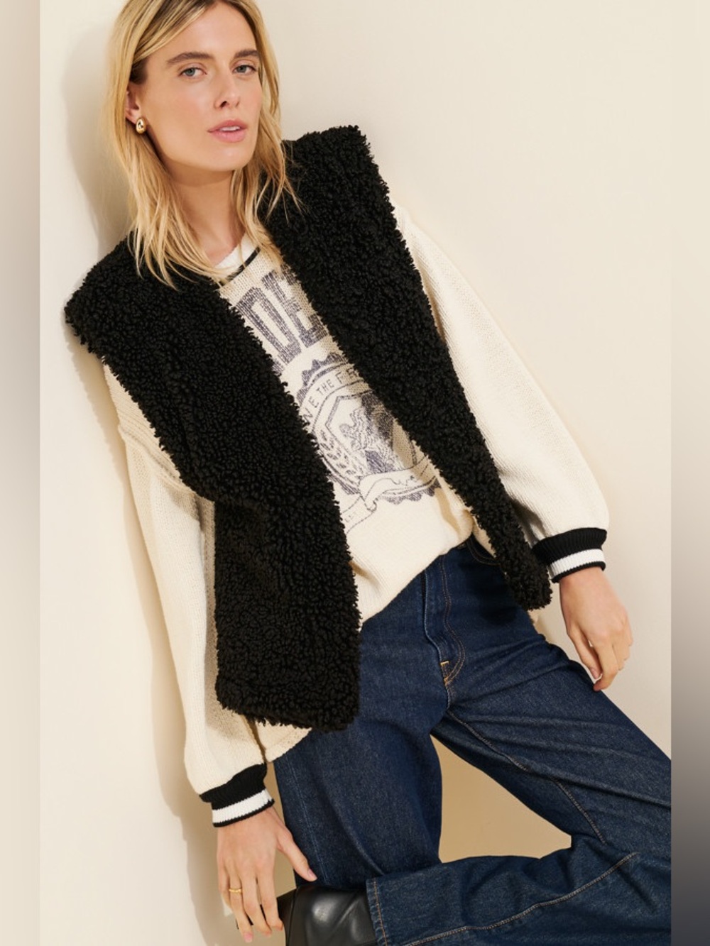 Reversible Fuzzy Relaxed Vest - Picture 4 of 14
